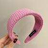 Chic Coco-Style Plaid Knitted Headband: High-End Slimming Hair Accessory with Versatile Wide Brim