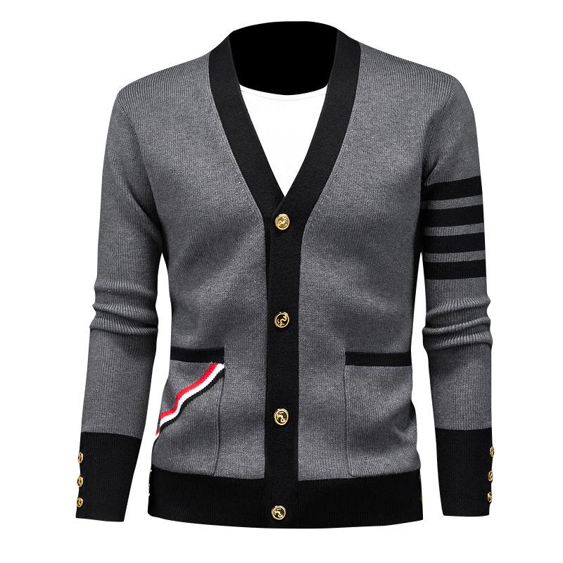 

2024 Мужской полосатый узкий кардиган с V-образным вырезом - высококачественная трикотажная куртка осень/зима L