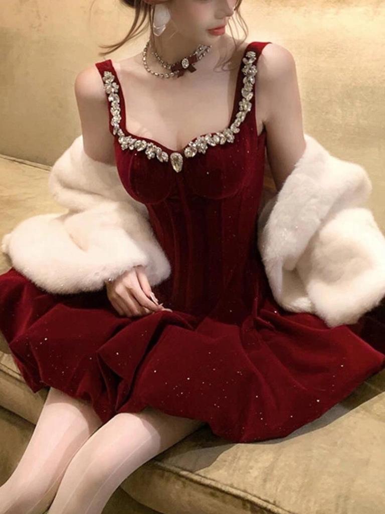 SISI JIANG "New Year Battle Robe" - French Lady Red Velvet Rhinestone Waist-Cinching Elegant Puff Skirt Dress
