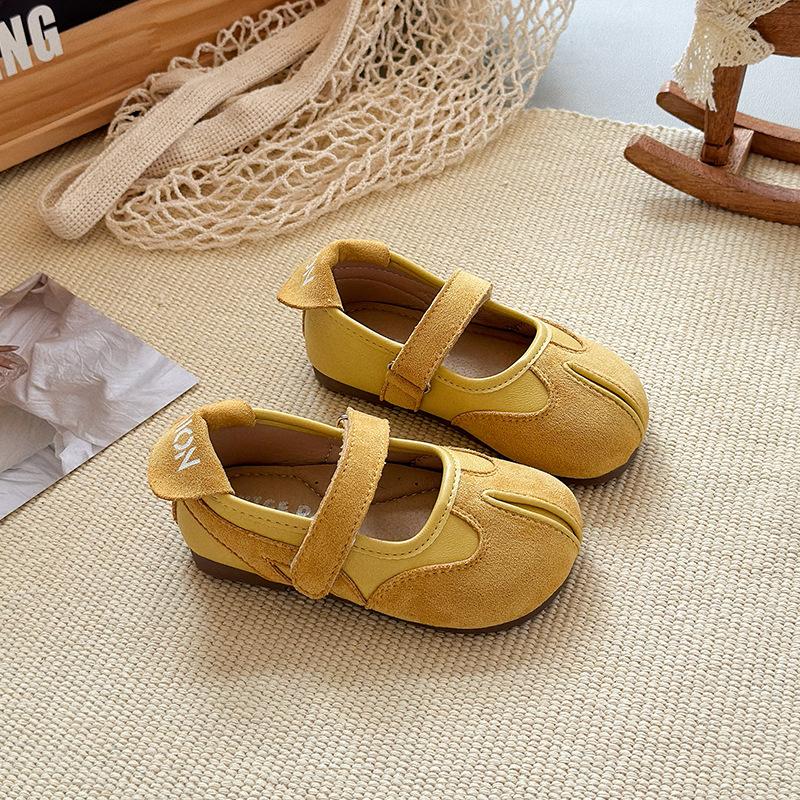 Children's fashion casual leather shoes 2025 summer new girls cute Velcro sandals medium and older children's non-slip leather shoes