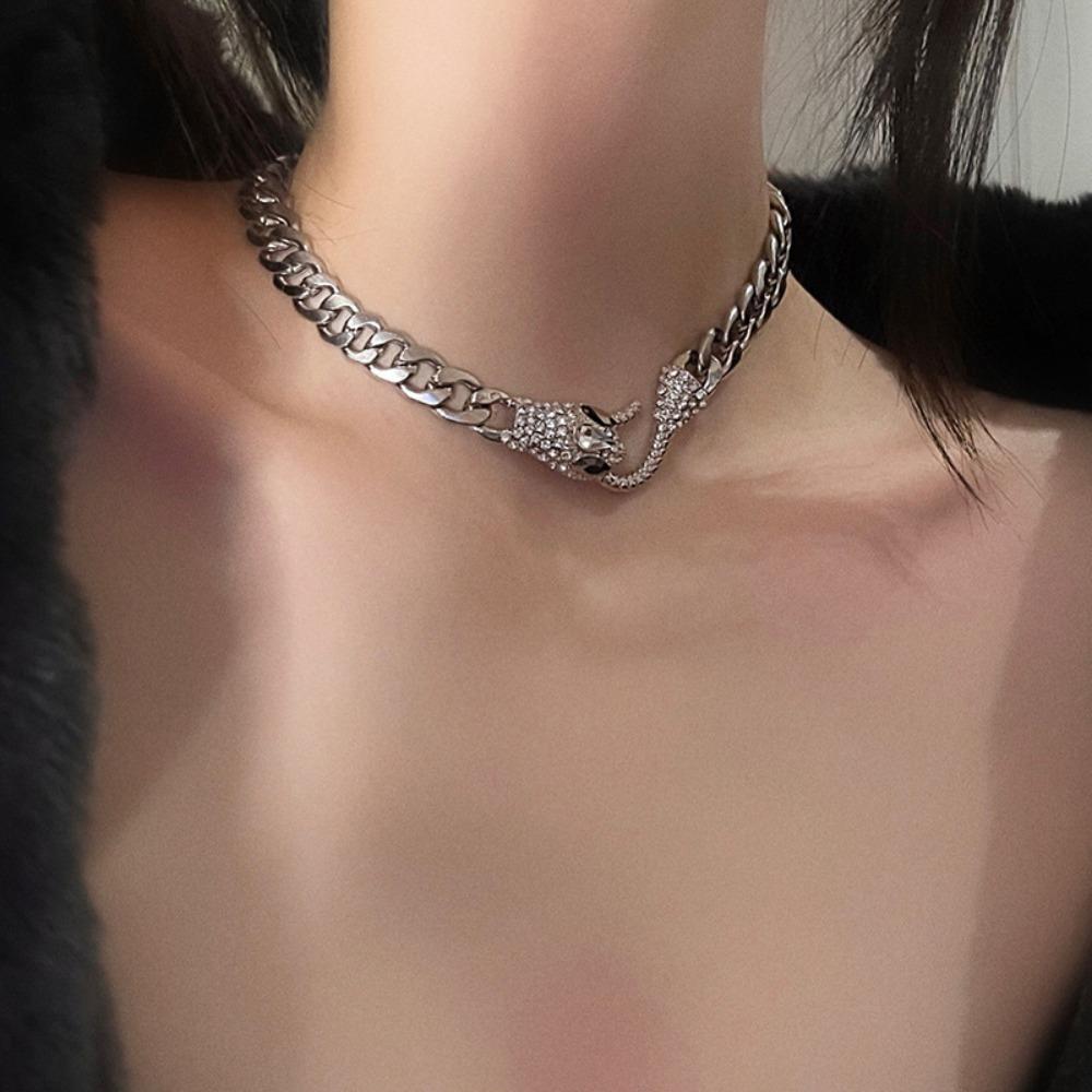 Sweet Cool Babes Snake Metal Chain Necklace Clavicle Chain