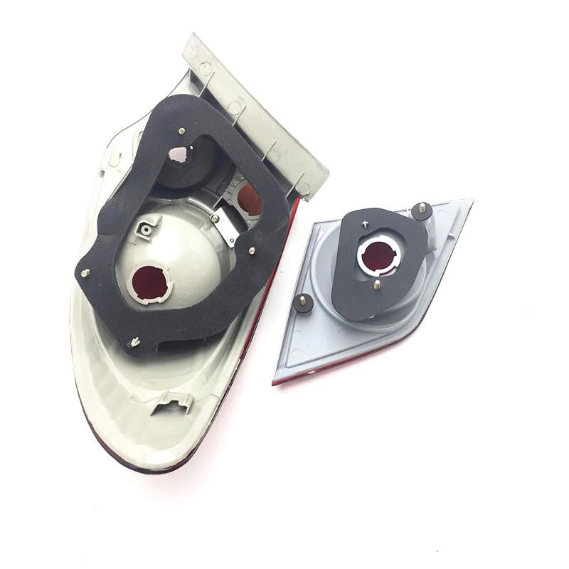 Compatible with Hyundai Elantra 08-15 Rear Taillight Assembly (Reversing Half)