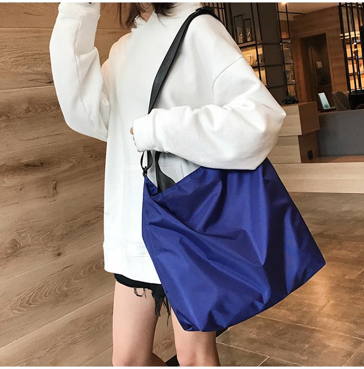 Modische Yoga-Reisetasche mit großer Kapazität - Lässige, einfarbige Rucksack-Handtasche im College-Stil