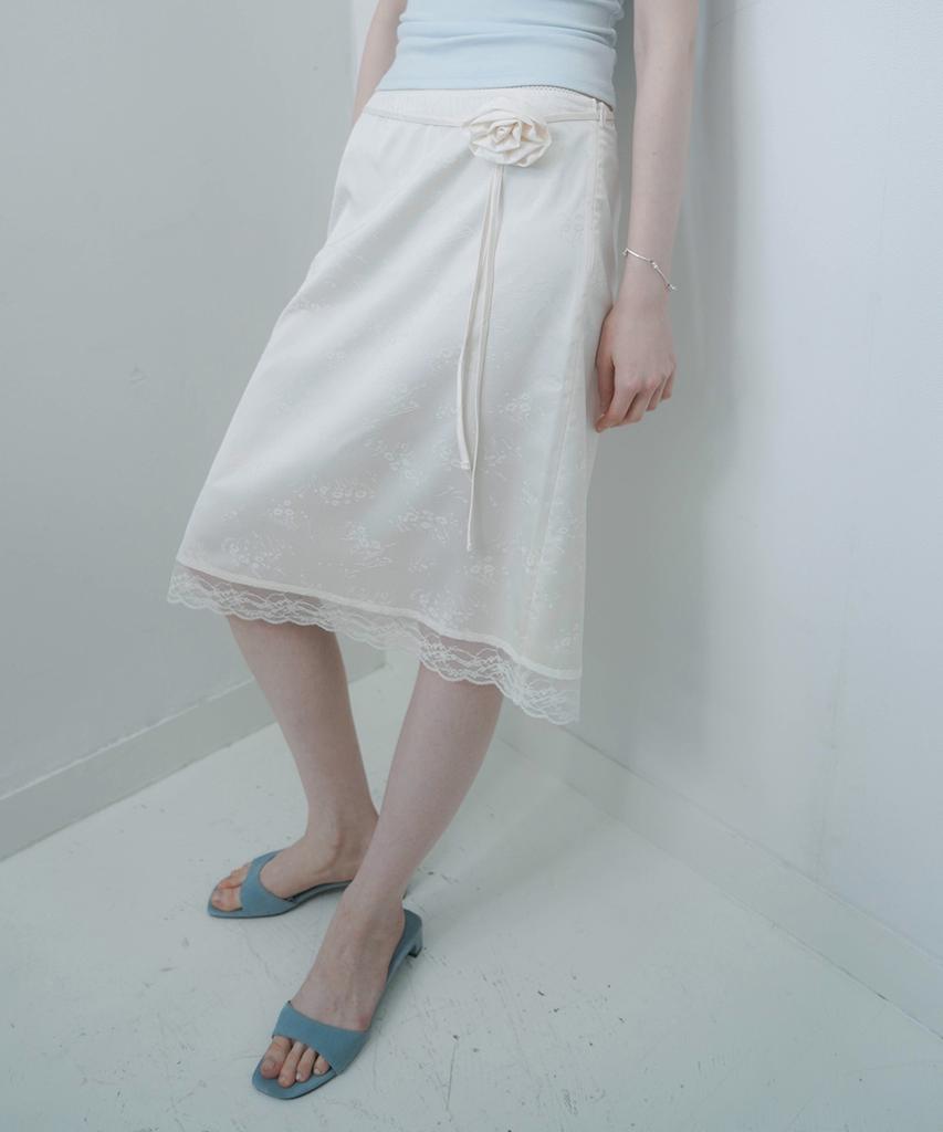 HEEARI Rowe Flower Corsage Satin Skirt_Ivory