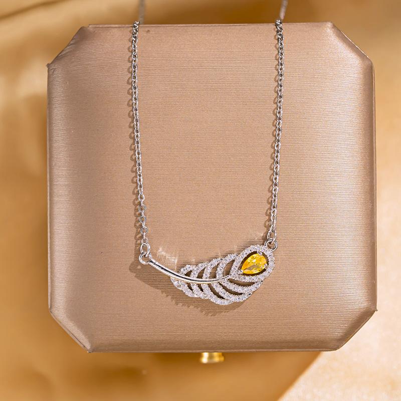 Golden Luxury Diamond Titanium Steel Necklace Women Fashion Slim Waist H Pendant Collarbone Chain