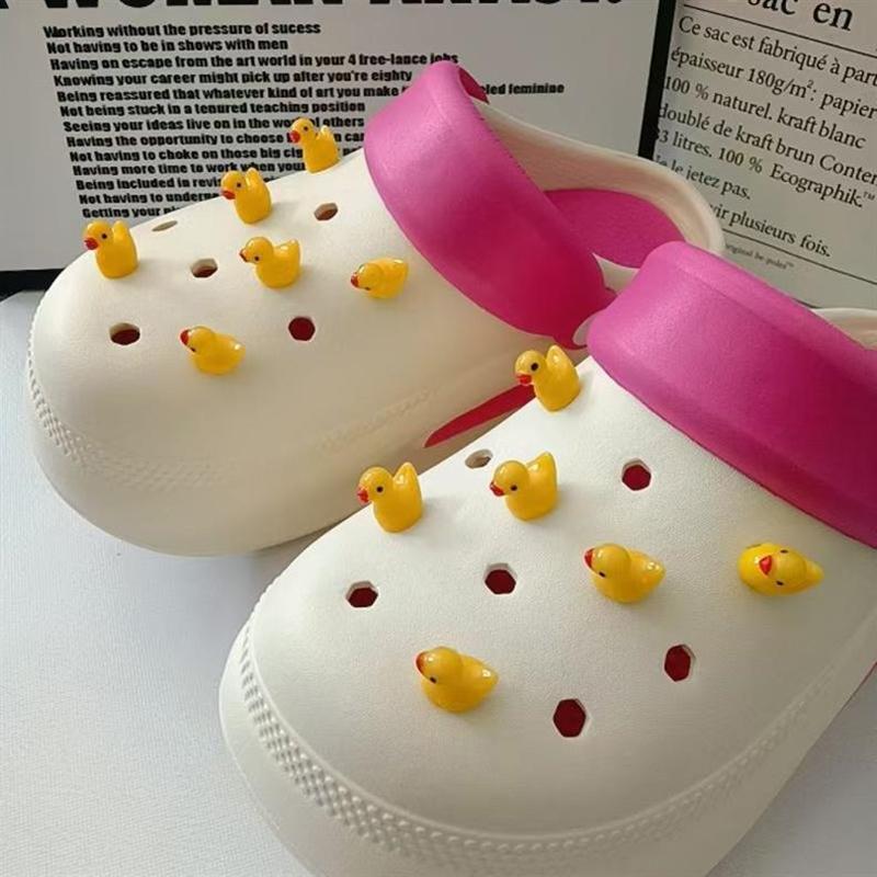 10 Adet Sevimli Karikatür Ördek Ayakkabı Süsü Kadın Erkek Ayakkabı Aksesuarları İçin Kendin Yap Ayakkabı Çiçekleri Çıkarılabilir Dekoratif Tokalar