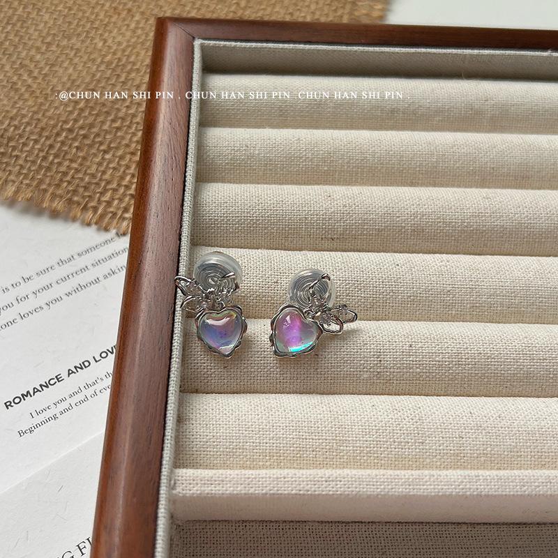 Sweet wind love ear clips temperament butterfly zircon earrings women's niche design earless high-end earrings mosquito coil disc