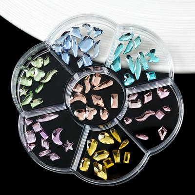 Decoração de unhas – Diamantes falsos e decorações para unhas
