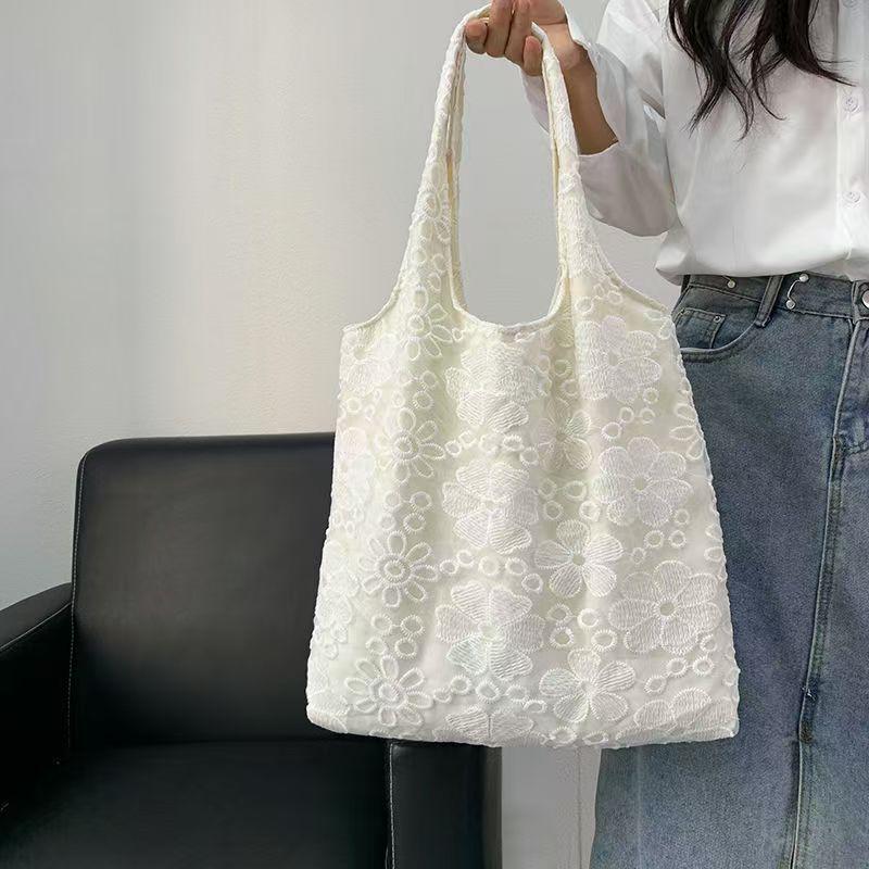 Milk white flower lace embroidered tote bag Korean fairy bag single shoulder student commuting large capacity tote bag