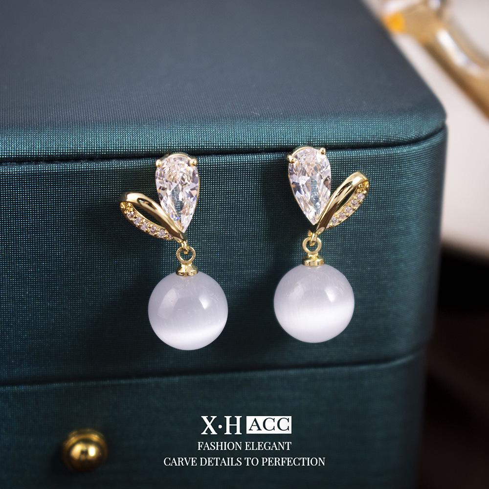 Silberne Nadel Katzenaugenstein Blume Ohrringe - Elegantes, vielseitiges Modeaccessoire für Frauen