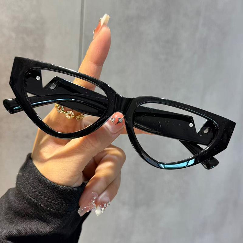 Трикутні смугасті окуляри для читання Cat-Eye з захистом від синього світла для пресбіопії – Модні, з маленькою оправою, ідеальні для літніх людей.