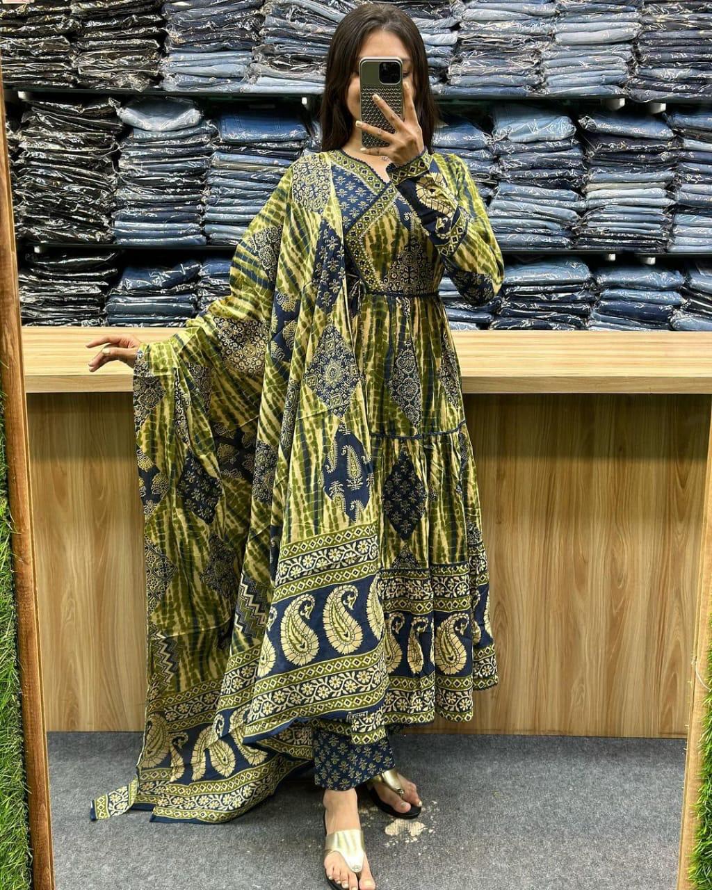 

Women Designer Top Tunic Kurta Pant Dupatta Set Indian Bollywood Anarkali Kurti Suit Dress