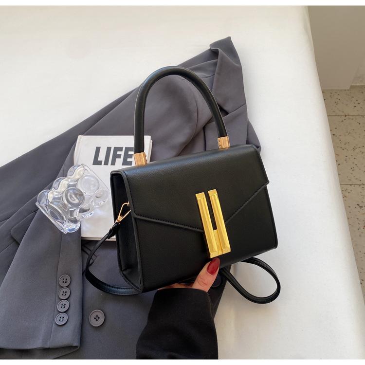 

Однотонные сумки ретро нишевый дизайн 2024 новые сумки модный тренд одно плечо маленькая квадратная сумка повседневная иностранный стиль косая чёрный