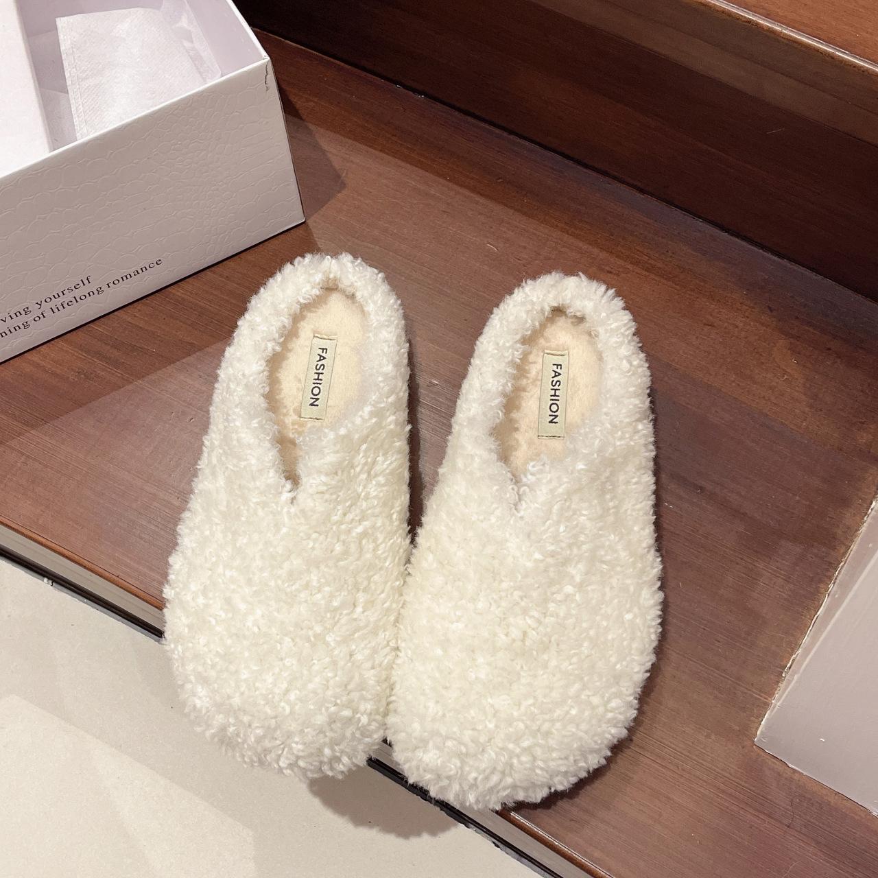 

Gentle fairy style casual and comfortable bag head drag girl 2025 autumn and winter new outer wear flat bottom versatile Mao Mao shoes tide 40