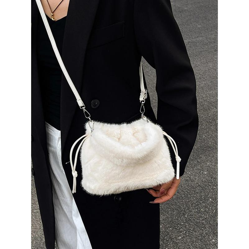 Elegant Women's Plush Bucket Shoulder Bags Rushed Fluffy Handle Ladies Purse Handlbags Faux Fur Female Small Crossbody Bags