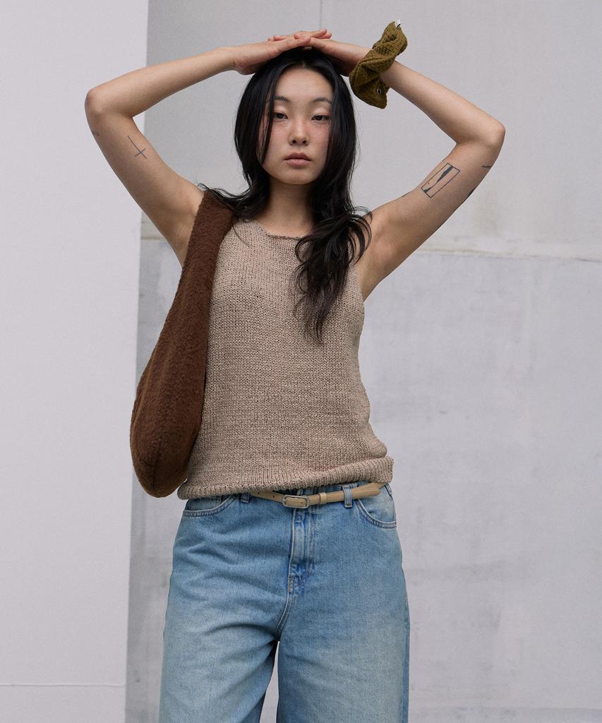 Haveawhale Mini Wool Pebble Bag (Br)