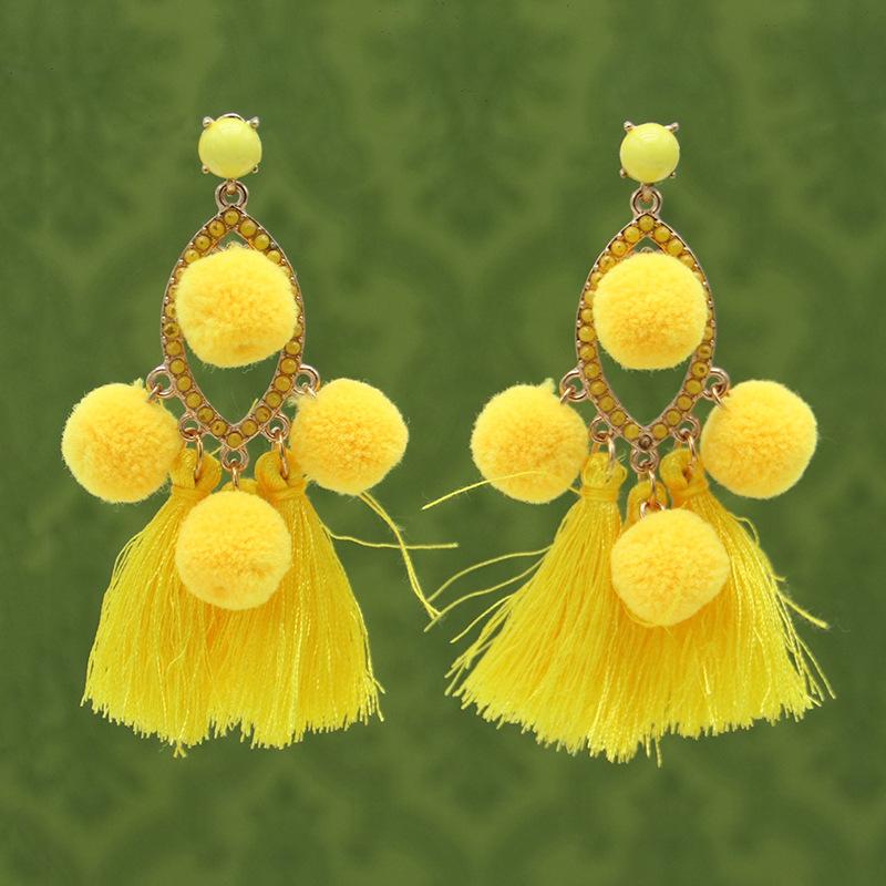 Bohemian Hairball Earrings Women'S Color Fringed Exaggerated Temperament Photo Photography Earrings Accessories Fashion Earrings
