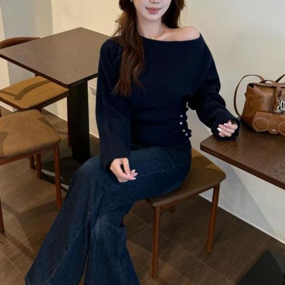 

Core-spun yarn, Korean Spice Girl diagonal neck off-the-shoulder solid-color knitted sweater for women s autumn and winter waist button bat sleeve One Size