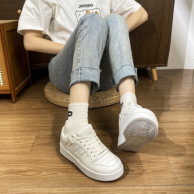 Designgefühl Steckbrett Schuhe Damen Tide Frühling neu Nationaler Trend vielseitige Freizeitschuhe Trend weiße Schuhe