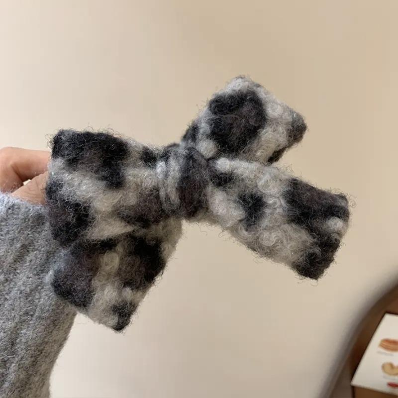 Autumn and Winter Woolen Bow Hair Clips Women's Bun Hair Clips Horse Tail Shark Clips Leopard Print Hair Clips