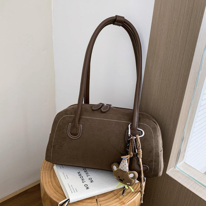 Retro niche suede bag women's winter new shoulder bag bag high value simple casual armpit bag