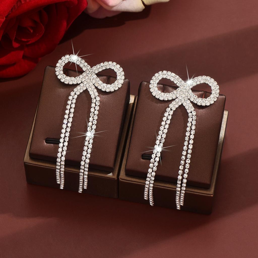 Moda Lunghi CZ Festa della Mamma Esagerati Splendidi 1 Paio San Valentino Retrò Corte Mamma a Forma di Fiocco Regalo Madre Donna Orecchini di Cristallo