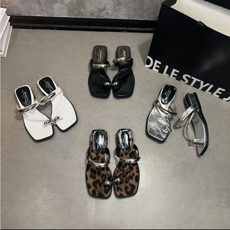 Fashion Niche Design Sense Thick Bottom Heightening One-word Slippers Women's Summer New Outer Wear with Skirt Cool Slippers