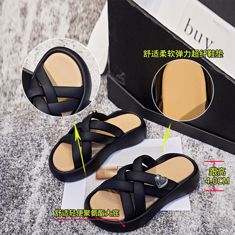 New platform slippers women's 2025 summer women's wear sandals women step on shit beach slippers casual one-word drag