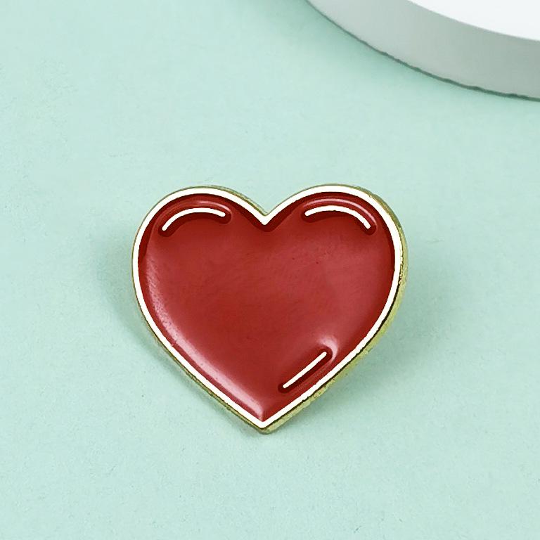 Red Love Heart Alloy Brooch - Creative, Versatile Accessory for Clothing, Hats, Backpacks, and More.