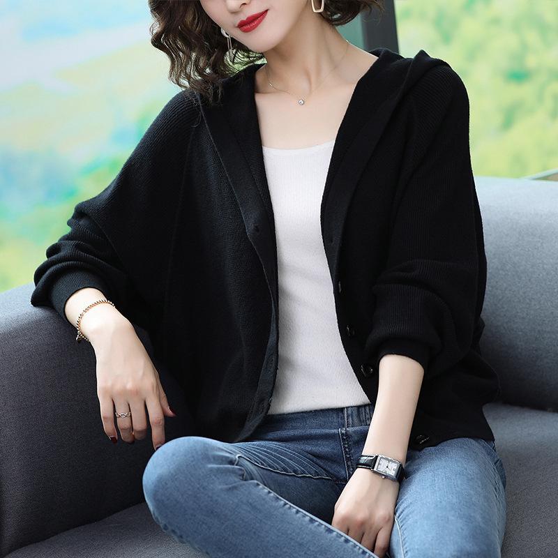 Women's Solid Color Hooded Knit Cardigan, Korean Style Batwing Sleeve, Short Single-Breasted Sweater Coat for Autumn/Winter 2021.