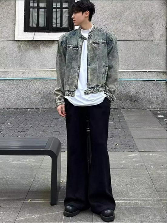 Men's High-End American-Style Denim Jacket: Trendy, Scruffy Cool Hairdresser Vibe with Padded Shoulders and Light Luxury Design.