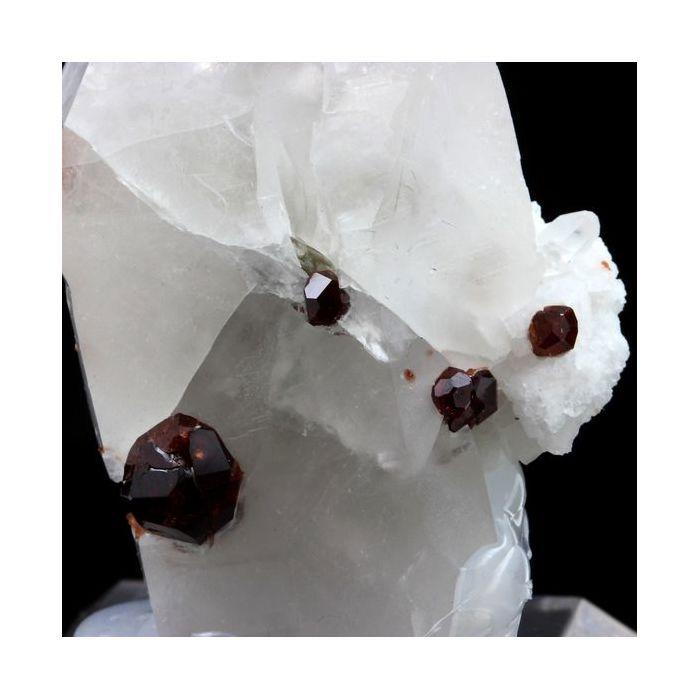 Pierres et Minéraux. Orthoclase, Quartz, Grenat. 466.0 ct. Gilgit, Pakistan..