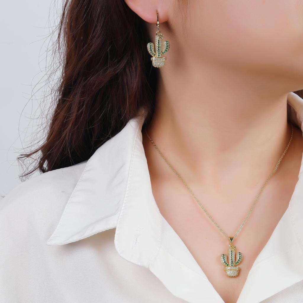 Fashion Venezuela Flag Cross Zircon Set Classic Cactus Flower Earrings Necklace Charming for Woman Daily Party Zircon Gift