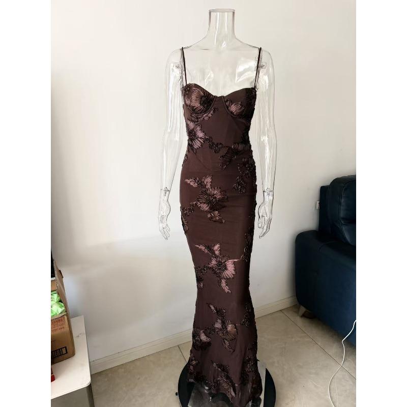 

Ou Demi s First-hand Casual and Fashionable Three-dimensional Embroidered Flower Tube Top Dress Holiday Gift L коричневий