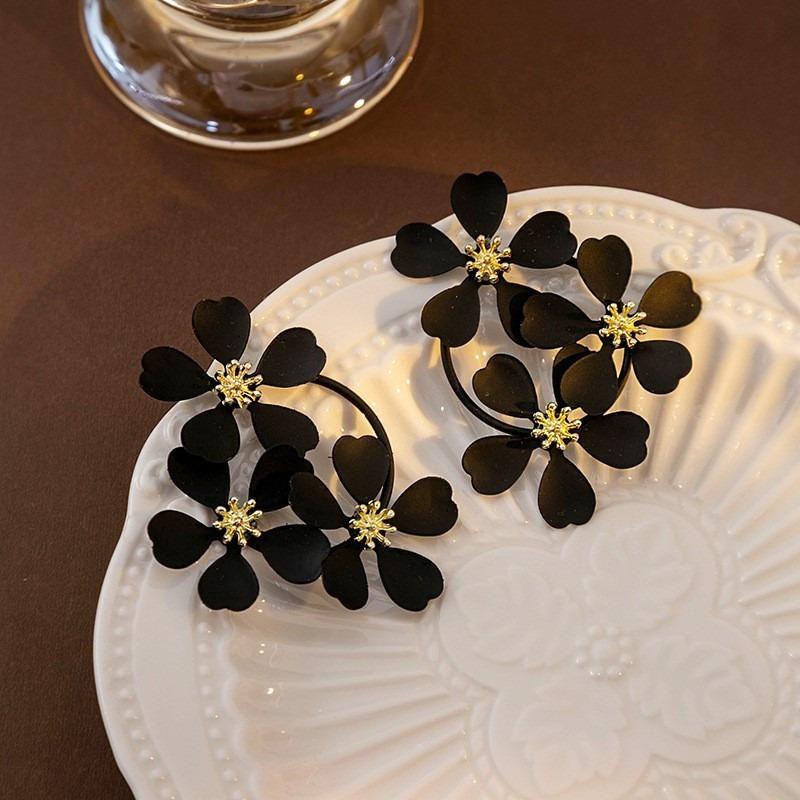 1 Pair Vintage Black Flower Stud Earrings for Women, Street Style Floral Earrings Dangle Earrings for Daily Wear and Gift Giving