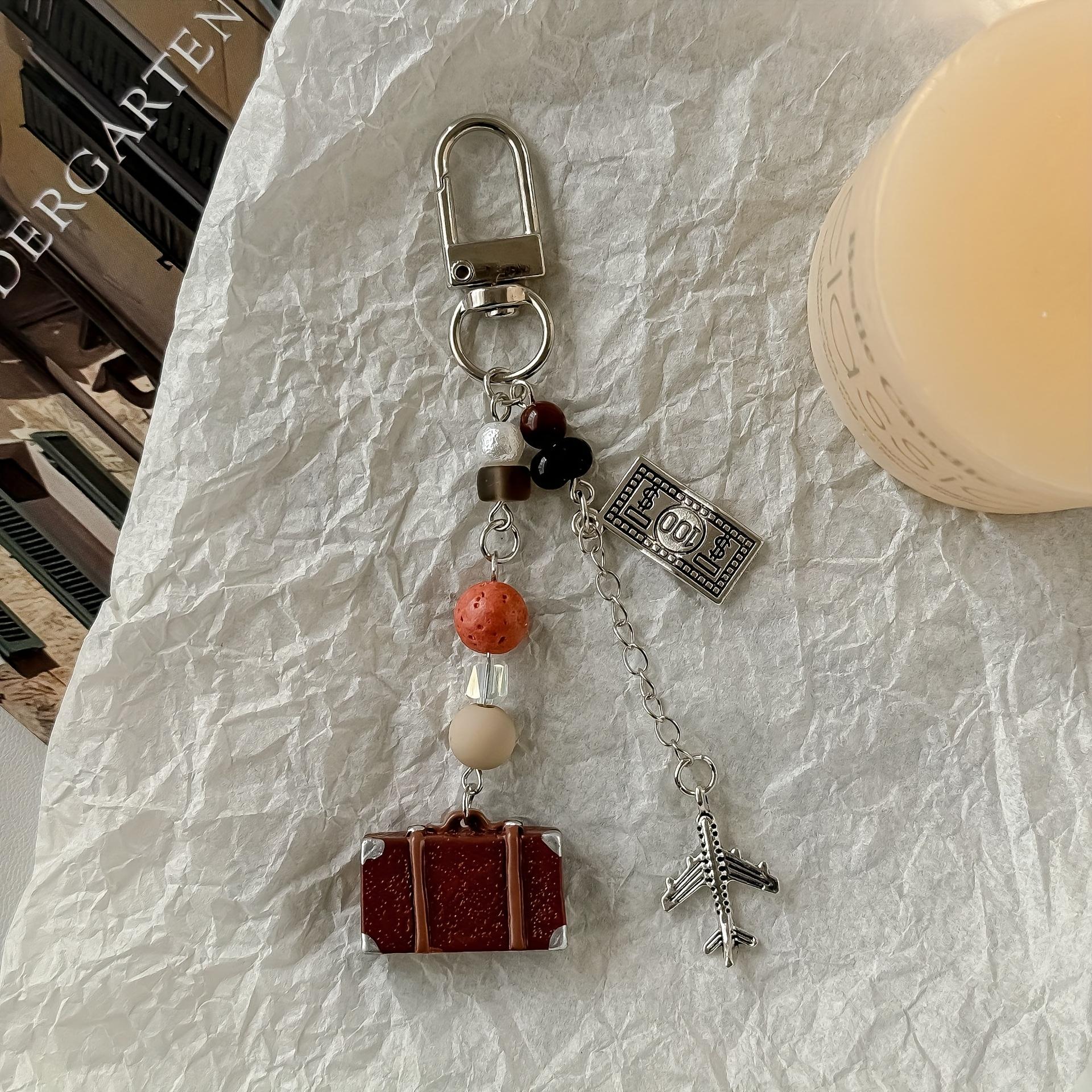 

Vintage-Inspired Keychain with Beaded Accents, Suitcase & Airplane Charms Ideal for Backpacks, Phone Pendants, Car Keys Cute Keychain 1pc