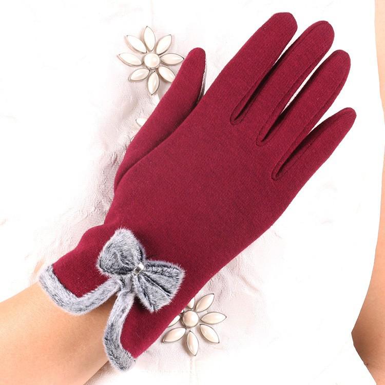 Damvinterhandskar med pekskärmsfunktion, fuskutterpäls och sammetskant