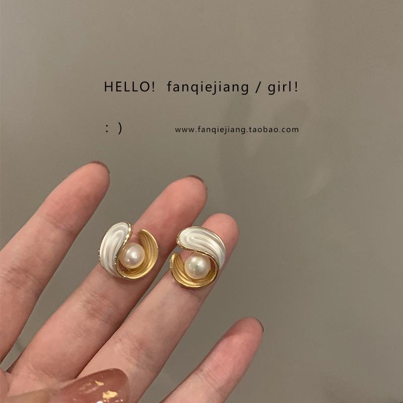 French Retro Zircon Pearl Stud Earrings - Elegant, Versatile Light Luxury Design for Women