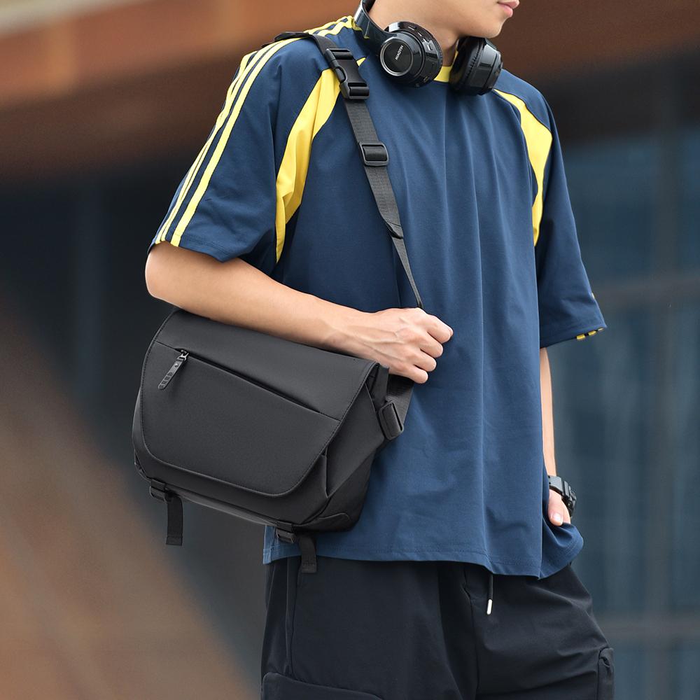 Solid Color Men's Large Capacity Shoulder Bag Outdoor Sports Crossbody Bag