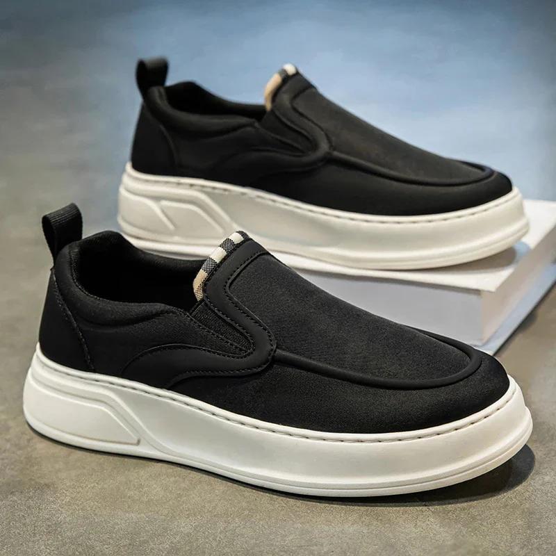 

2025 Round-toed Men s Large-sized Shoes Made of Two-tone Leather Convenient for Walking and Have Soft Soles on One Foot 44 чорний