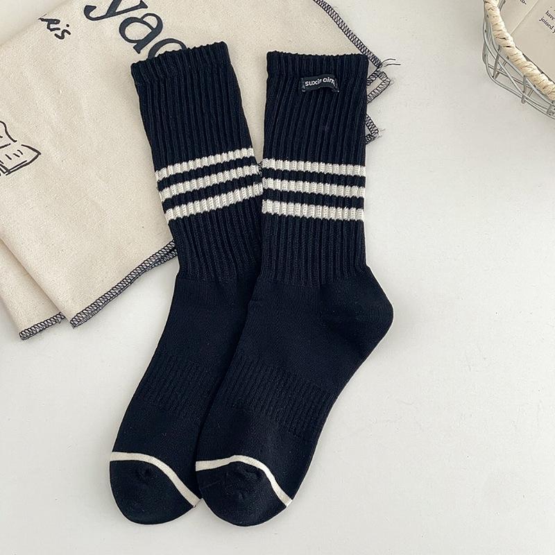

Spring socks women ins trendy versatile summer high value Internet celebrity cloth label striped medium tube stockings one size темно-синього кольору