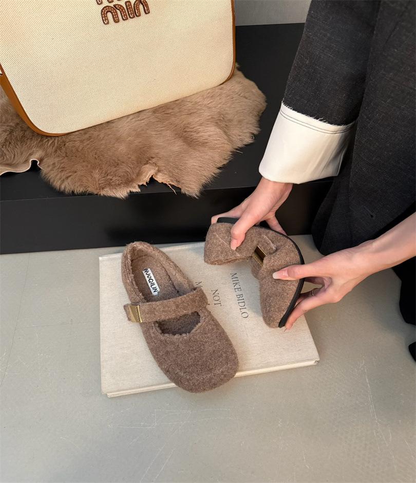 

Xiaoxiangfeng thick heel velvet cotton shoes women s 2025 winter new Korean version temperament office high heel Mary Jane Mao Mao shoes 39 хакі