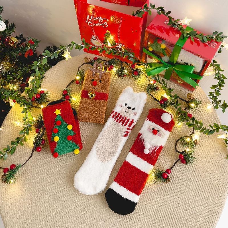 Women's Coral Fleece Christmas Stockings for Autumn and Winter with Fleece and Thickening, Winter Cartoon Decorations, Little Deer Christmas Stockings