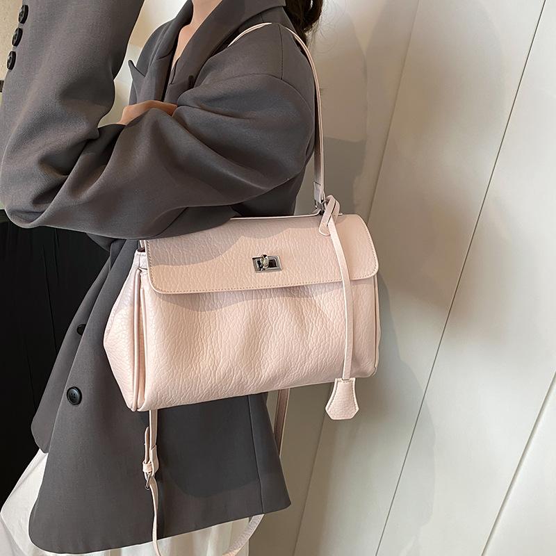 Autumn new style fashion lock locomotive bag portable shoulder oblique span women's bag