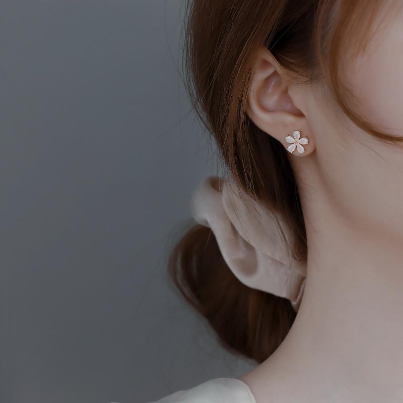 Náušnice Sakura Stud pre ženy Nové Trendy Ľahký Luxus Niche High-end Kvetinové Náušnice Hanfu Jesenné a Zimné Modely