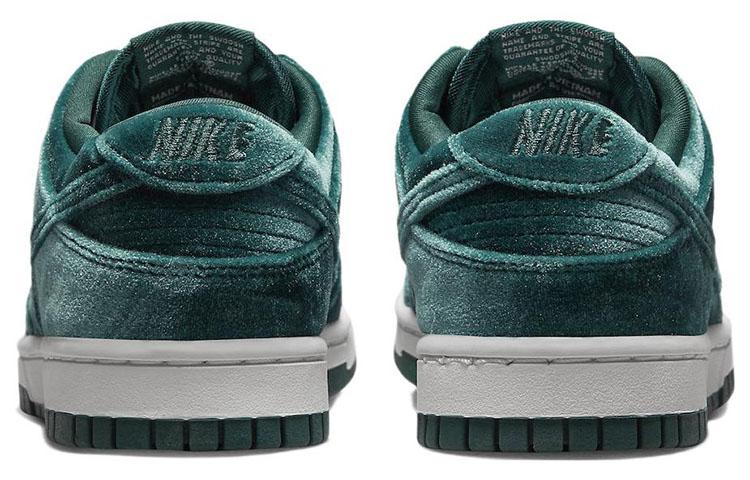 Nike Dunk Low 'Green Velvet' Women's DZ5224-300