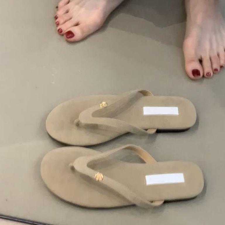 2025 New Flat-bottomed Flip-flops Wear Small Fragrant Wind Flowers Toe Cool Slippers Women's Leisure Vacation Beach Slippers