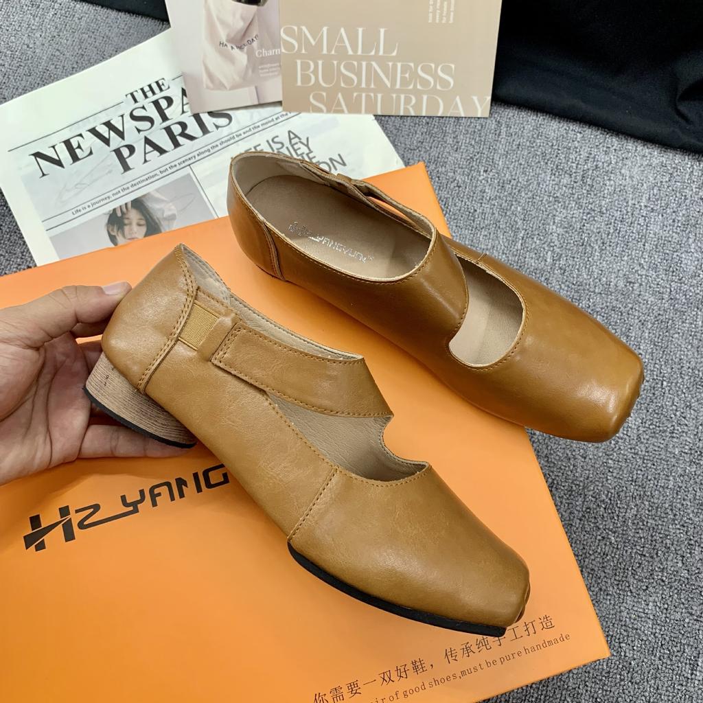 Spot second hair! Grape mother same shoes high-end texture horse leather square head thick heel soft surface high heel ballet single shoes women