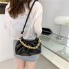 Autumn new fashionable gold chain single shoulder armpit bag pleated bag simple portable oblique span women's bag