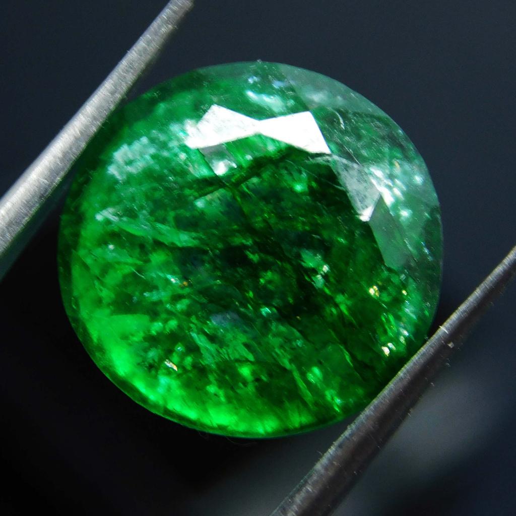Natural Green Emerald Loose Gemstone Colombian Round Cut 9 Ct for Jewelry Making and Gem Collections